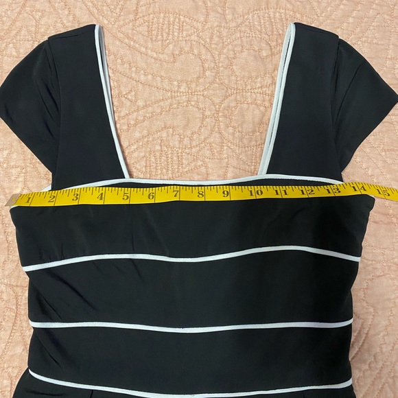 Maggie London square neck dress, size 2 - Picture 4 of 5